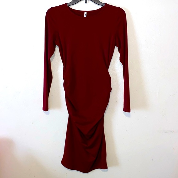 Long sleeve fitted burgundy dress size small never worn - Picture 1 of 2